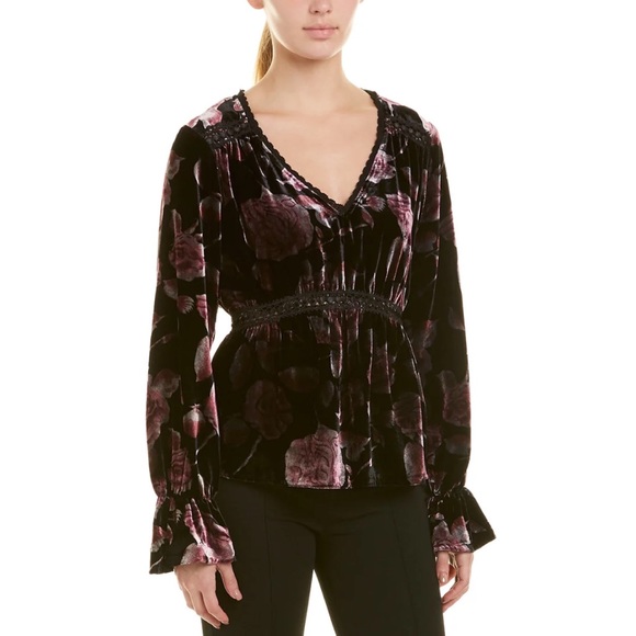 Willow & Clay Tops - WILLOW & CLAY VELVET PRINT TOP 🌺IN STORES🌺